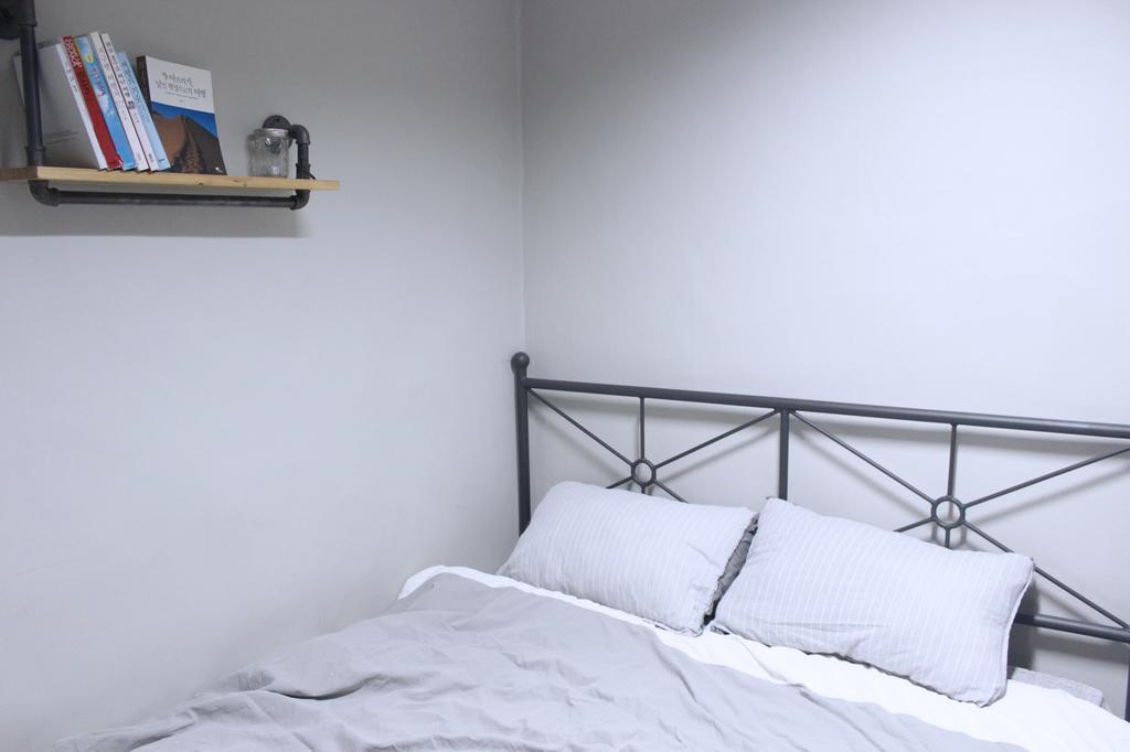 Travel Holic Guesthouse Seoul Exterior photo