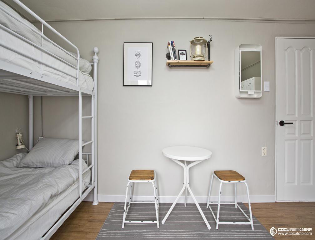 Travel Holic Guesthouse Seoul Exterior photo