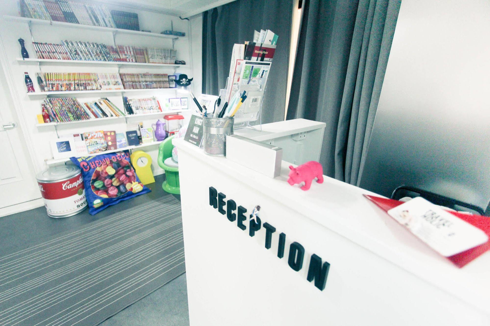 Travel Holic Guesthouse Seoul Exterior photo