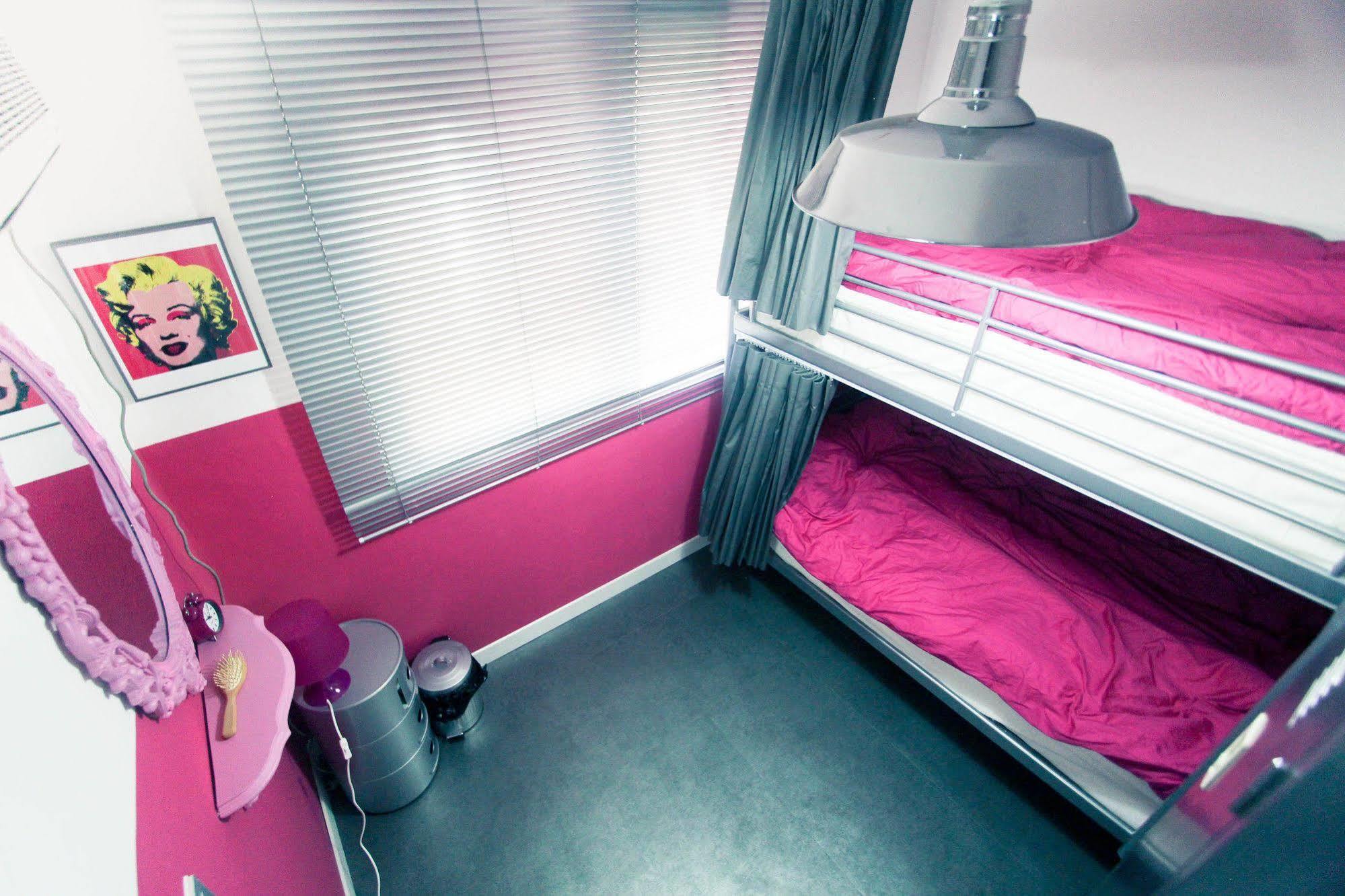 Travel Holic Guesthouse Seoul Exterior photo