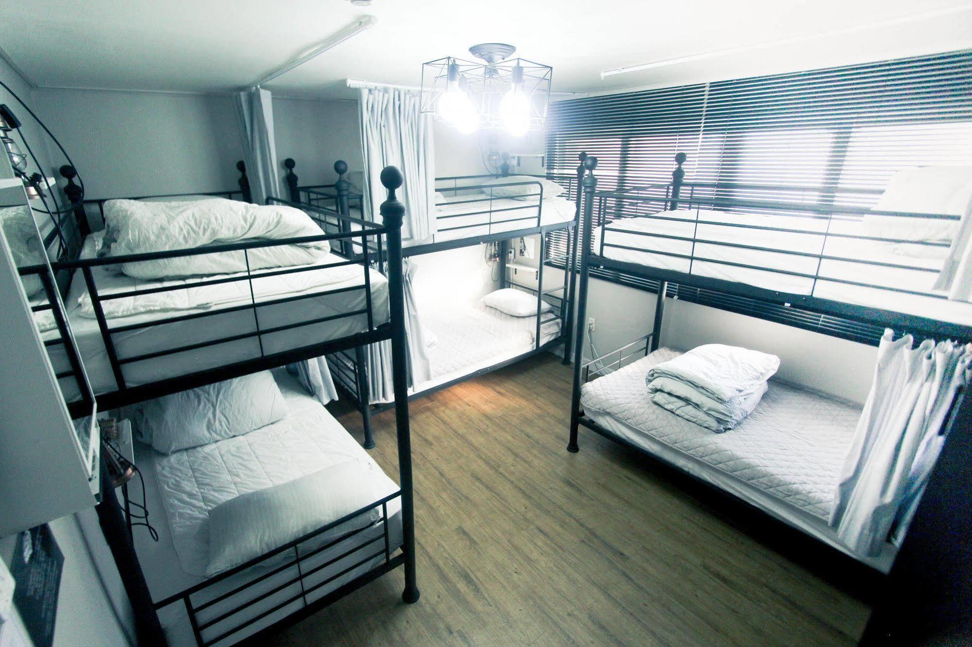Travel Holic Guesthouse Seoul Exterior photo